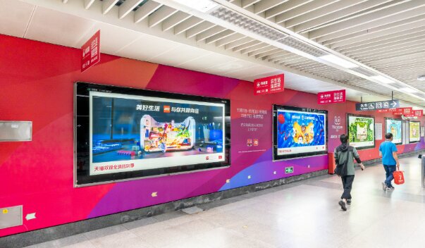 【城市文化中不可或缺的一部分】深圳地鐵廣告的特色與研究