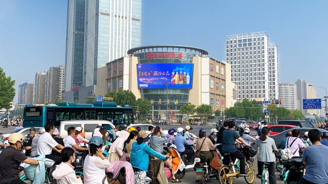 濟(jì)南和諧廣場(chǎng)LED大屏：經(jīng)十路上的視覺焦點(diǎn)