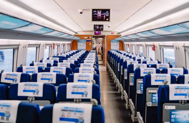 安華S7智能馬桶-高鐵車廂廣告