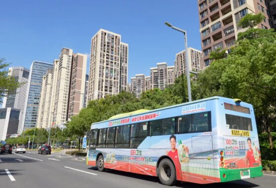 立白衛仕洗衣液-佛山公交廣告