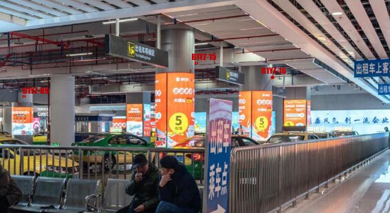 第一戶外傳媒-大理站-架空層商業廣場出租車等候區圓柱燈箱 第一戶外傳媒-大理站-架空層商業廣場出租車等候區圓柱燈箱