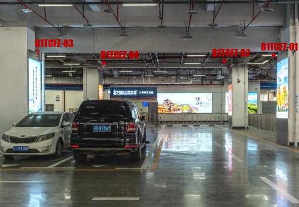 第一戶外傳媒-大理站-架空層停車場方柱燈箱 第一戶外傳媒-大理站-架空層停車場方柱燈箱