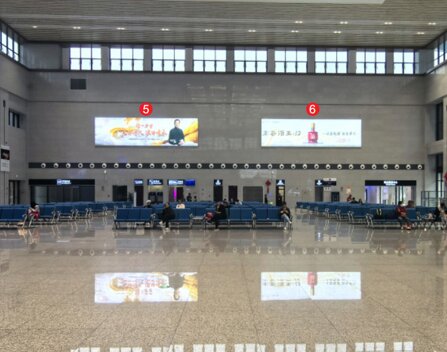 第一戶外傳媒-富順站-候車廳兩側墻面燈箱 第一戶外傳媒-富順站-候車廳兩側墻面燈箱