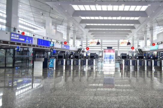 第一戶外傳媒-自貢站-候車大廳商業夾層兩側墻面燈箱 第一戶外傳媒-自貢站-候車大廳商業夾層兩側墻面燈箱