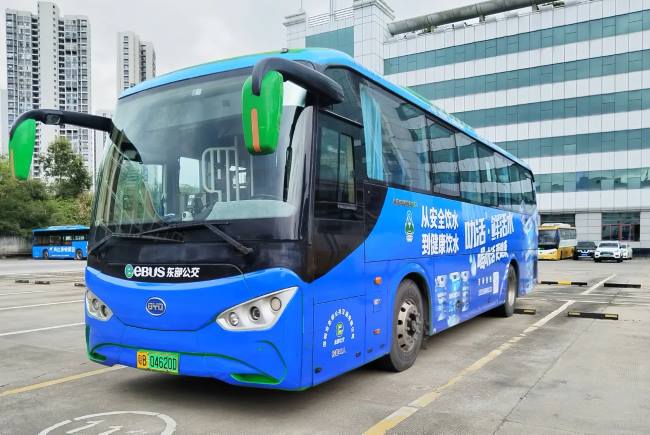 深圳公交車身廣告