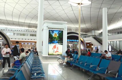 第一戶外傳媒-杭州西站-候車大廳風柱燈箱