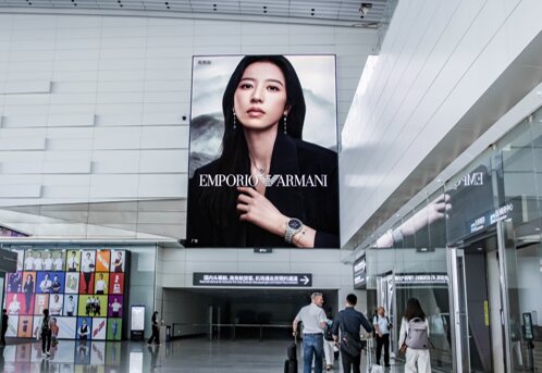 第一戶外傳媒-廣州白云機場-T2出發值機大廳燈箱廣告