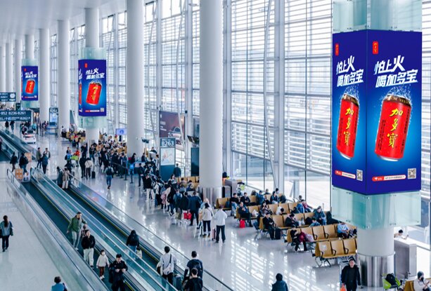 第一戶外傳媒-廣州白云機場-T2國內出發到達混流區包柱燈箱廣告