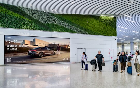 第一戶外傳媒-廣州白云機場-T2國內到達行李廳出口通道兩側墻體燈箱