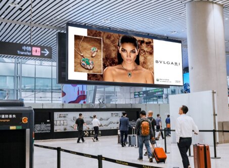 第一戶外傳媒-廣州白云機場-T2國際行李廳出口及迎客廳燈箱