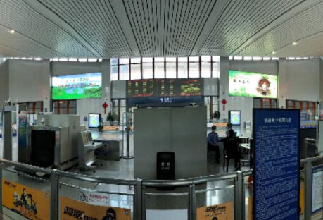 第一戶外傳媒-武義北站-候車廳墻面燈箱