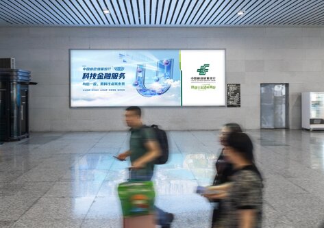 第一戶外傳媒-寧波站進出站通道交匯層墻面燈箱 第一戶外傳媒-寧波站進出站通道交匯層墻面燈箱