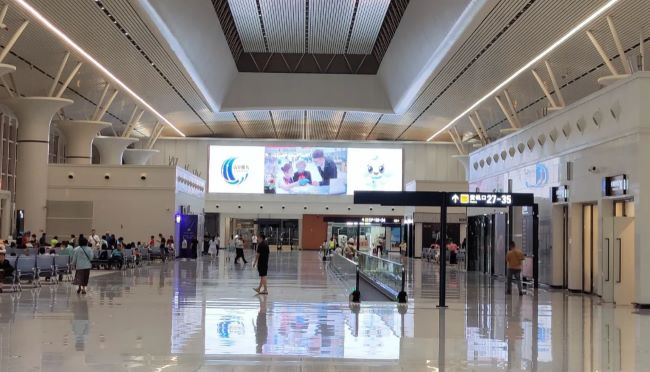 濟(jì)南機(jī)場(chǎng)國(guó)際候機(jī)大廳高空墻面LED大屏廣告 濟(jì)南機(jī)場(chǎng)國(guó)際候機(jī)大廳高空墻面LED大屏廣告