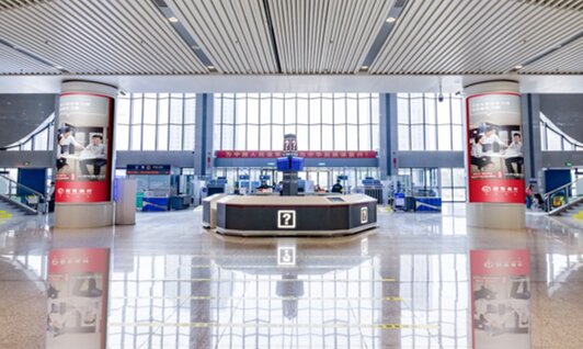 第一戶外傳媒-蒼南站-候車廳一樓包柱燈箱 第一戶外傳媒-蒼南站-候車廳一樓包柱燈箱