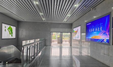 第一戶外傳媒-新化南站-出站廳燈箱