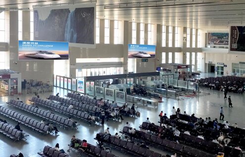 第一戶外傳媒-三門峽南站候車大廳燈箱廣告