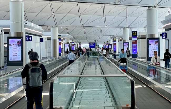 香港機場電子屏廣告