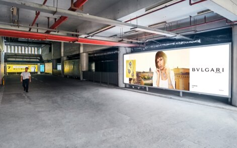 第一戶外傳媒-三亞鳳凰機場綜合樓出租車通道聯排墻體燈箱 第一戶外傳媒-三亞鳳凰機場綜合樓出租車通道聯排墻體燈箱