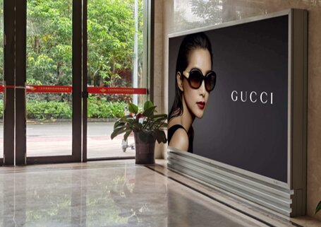 第一戶外傳媒-三亞鳳凰機場貴賓樓到達通道墻體燈箱 第一戶外傳媒-三亞鳳凰機場貴賓樓到達通道墻體燈箱