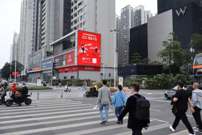 廣州 W 酒店 LED 大屏：珠江新城 CBD 的商務視覺核心