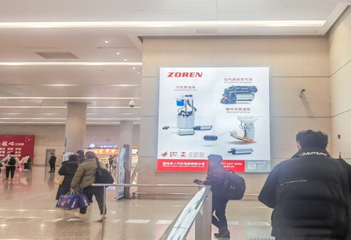 第一戶外傳媒-溫州龍灣機場T2國內(nèi)到達行李廳出口處燈箱