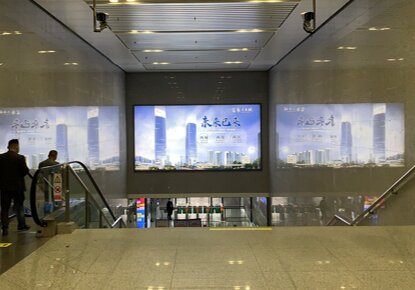 第一戶外傳媒-桐廬站出站廳門楣燈箱