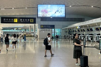 深圳第一戶外傳媒有限公司-揭陽潮汕機場值機大廳吊頂燈箱