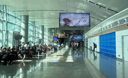 深圳第一戶外傳媒有限公司-揭陽潮汕機場T2航站樓候機廳出發(fā)到達分離區(qū)吊頂燈箱