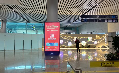 深圳第一戶外傳媒有限公司-揭陽潮汕機場國內(nèi)到達行李提取區(qū)立柱燈箱