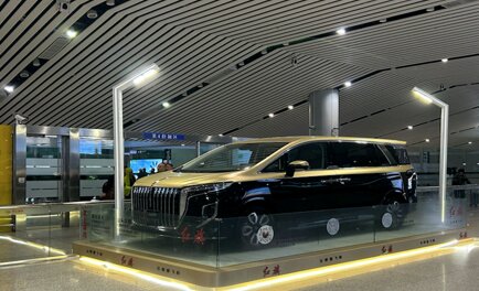 深圳第一戶外傳媒有限公司-揭陽潮汕機場出發(fā)到達區(qū)展位廣告