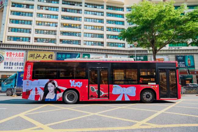 深圳公交58路運行中