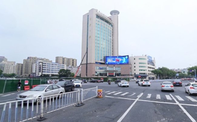 金華雙龍南街與雙溪西路LED廣告,日報大廈大屏廣告價格